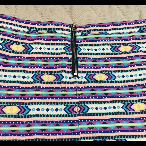 H&M Back Zip Mini Skirt - Picture 2 of 4